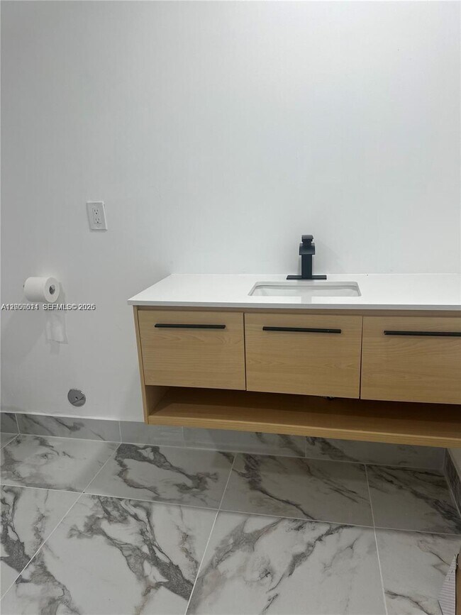 Building Photo - 6560 SW 49th St