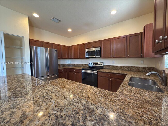 Building Photo - 14728 SW 25th Ln