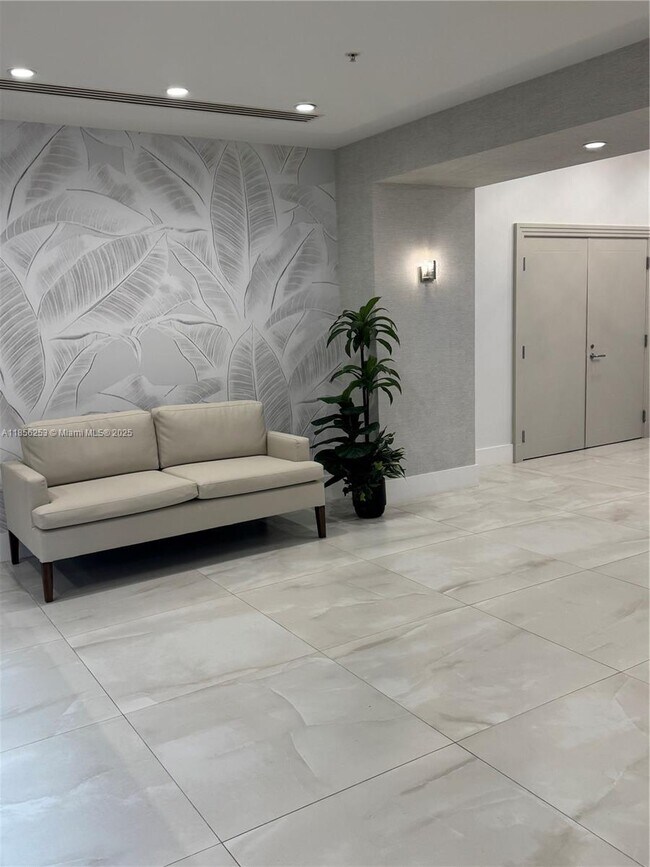 Building Photo - 3001 S Ocean Dr
