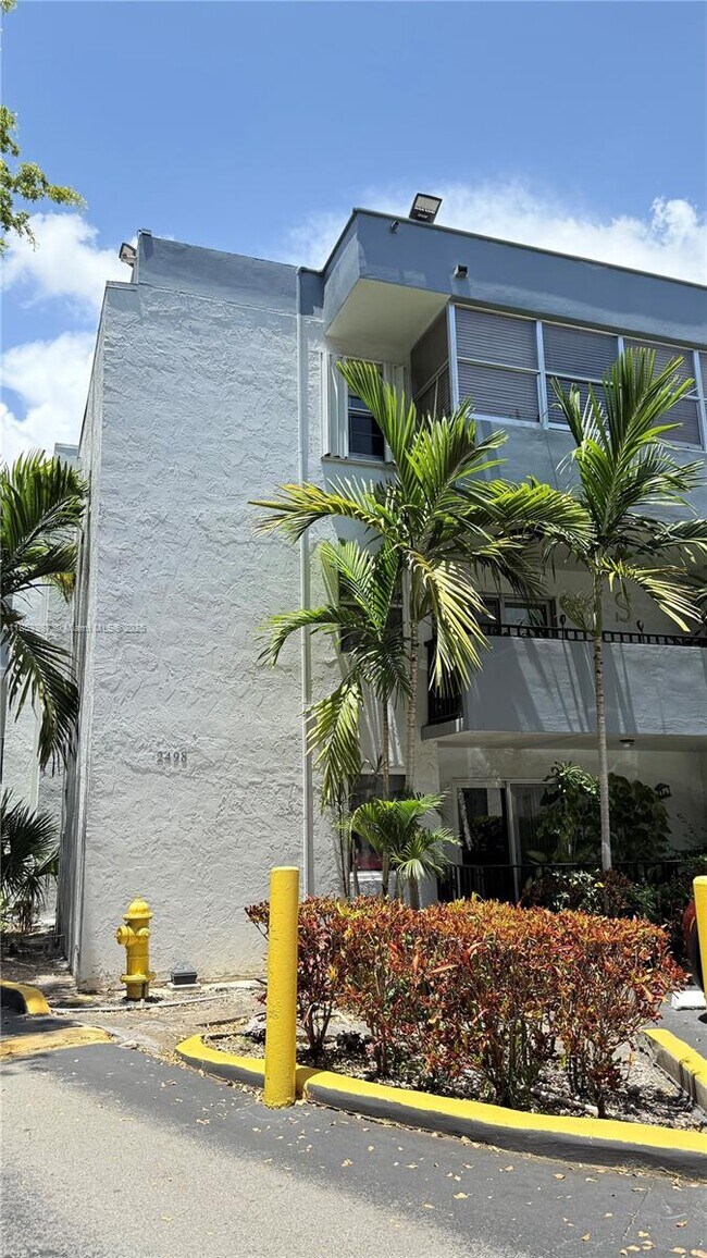 Building Photo - 2498 SW 17th Ave