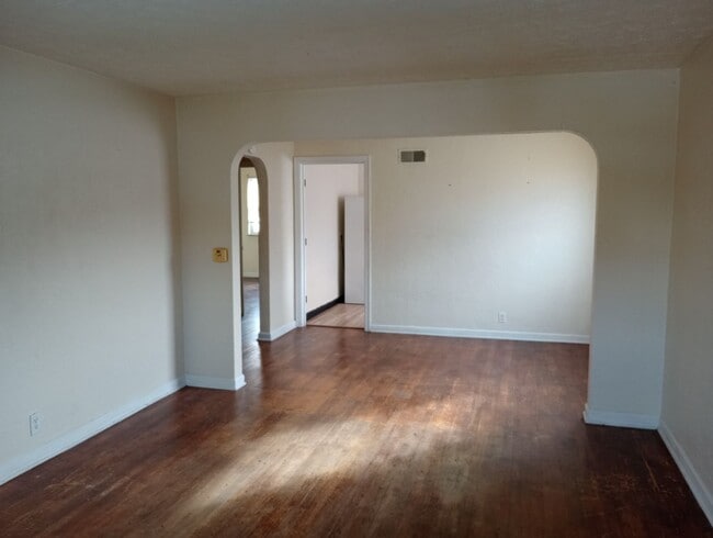 Building Photo - Great 2 bedroom Near Ritter Park in Huntington