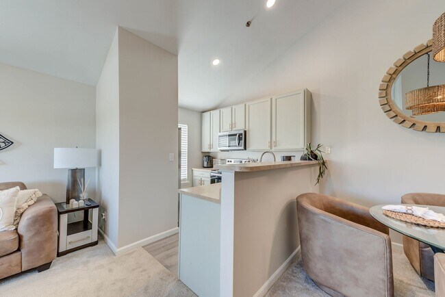 Building Photo - Tastefully updated 2-bedroom, 2-bath condo
