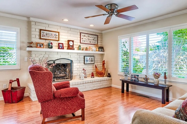 Building Photo - 7556 Oak Leaf Dr