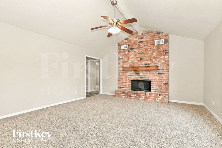 Building Photo - 13223 Lake Breeze Ln