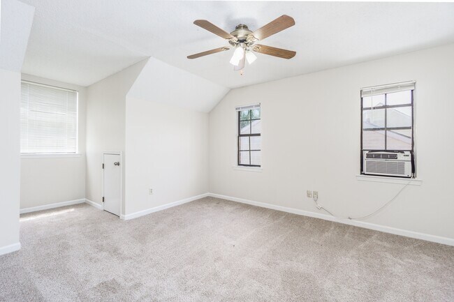 Bedroom 3 - 1450 Lila St