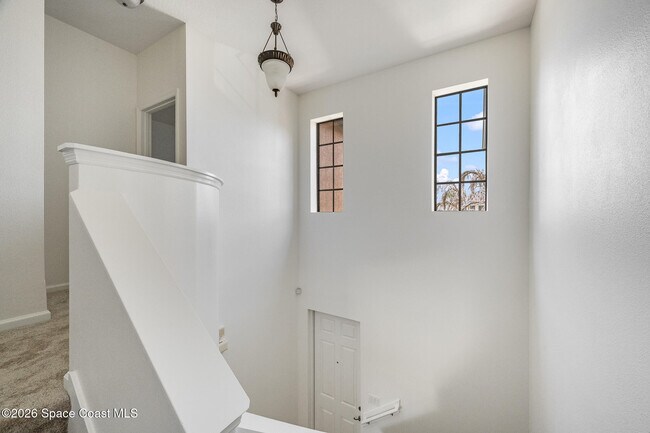 Building Photo - 733 Ventura Dr