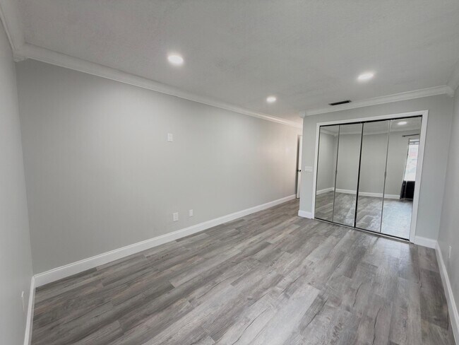 Building Photo - 5957 Forest Hill Blvd