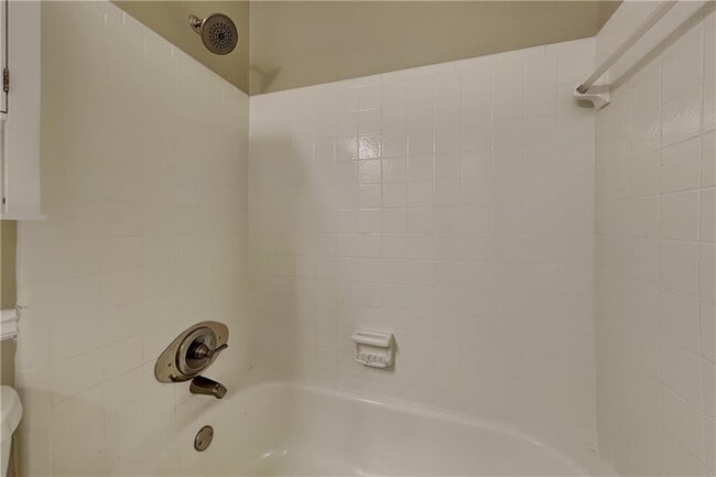 Building Photo - 4656 Lincoln Way SW