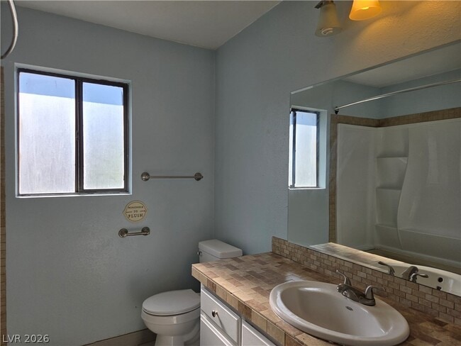 Building Photo - 5945 N El Capitan Way