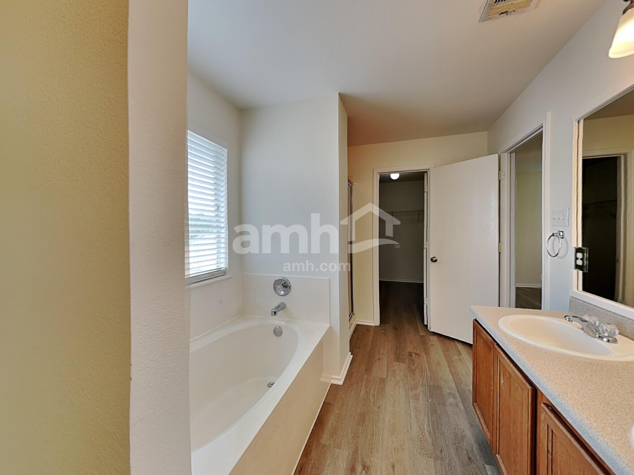 Building Photo - 13801 Briarcreek Loop