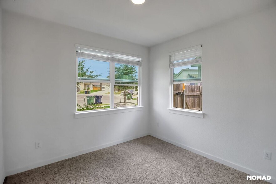 Building Photo - 280 Geminiflora Bend