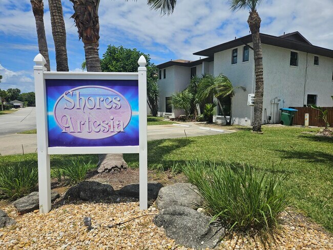 Building Photo - 402 Sailfish Ave