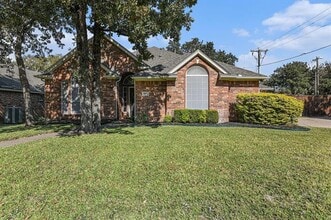 Building Photo - 9005 Trails Edge Dr