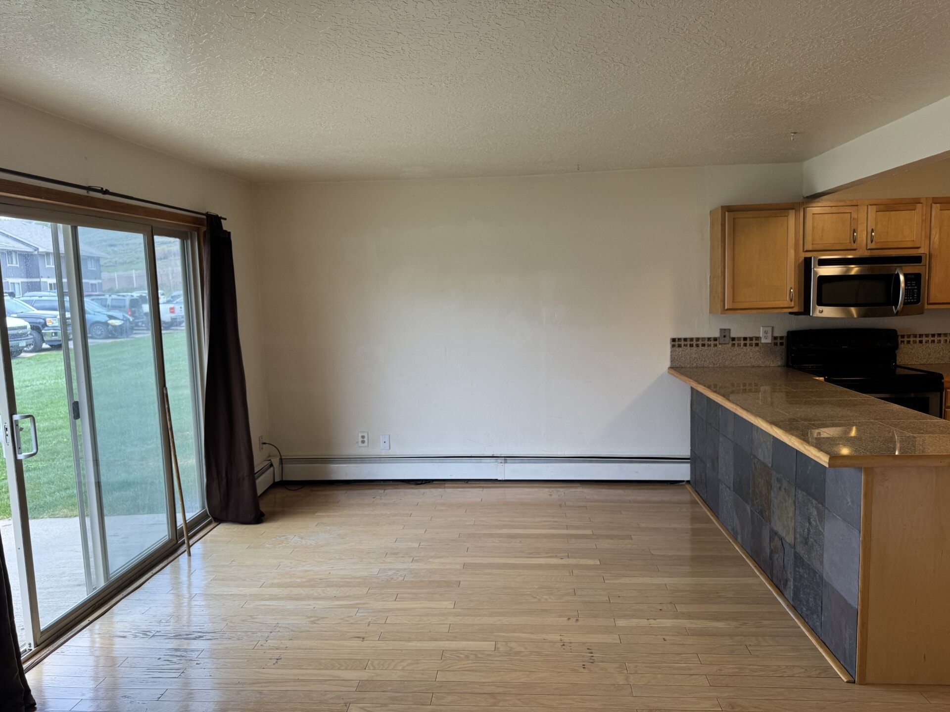 Building Photo - 1033 Straight Creek Dr