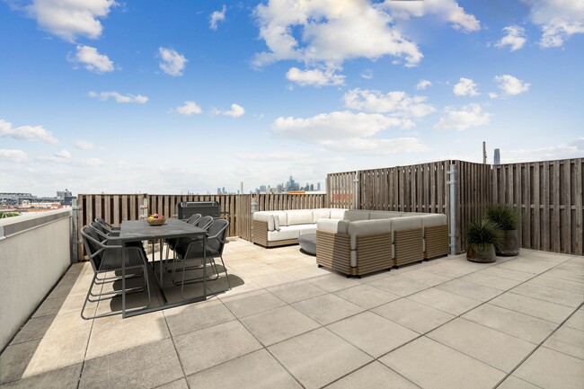 Building Photo - 251 7th St