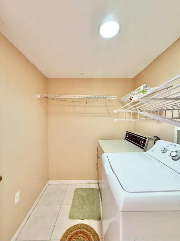 Building Photo - 1431 Teal Dr