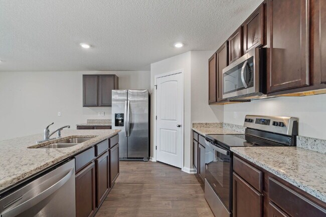 Building Photo - 1047 Limpkin St