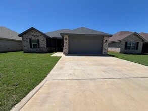 Building Photo - 608 Jarrell Ct