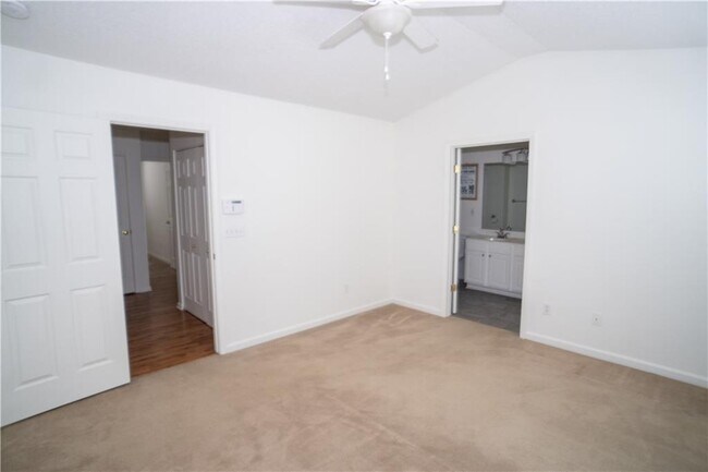 Building Photo - 9155 Nesbit Ferry Rd