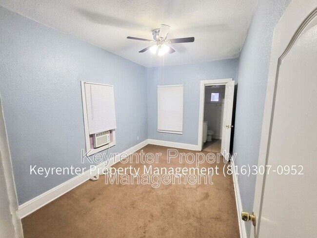 Building Photo - 1601 E 43rd St