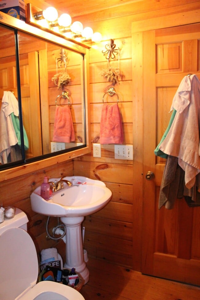 Building Photo - 104 Trinity Pond Road