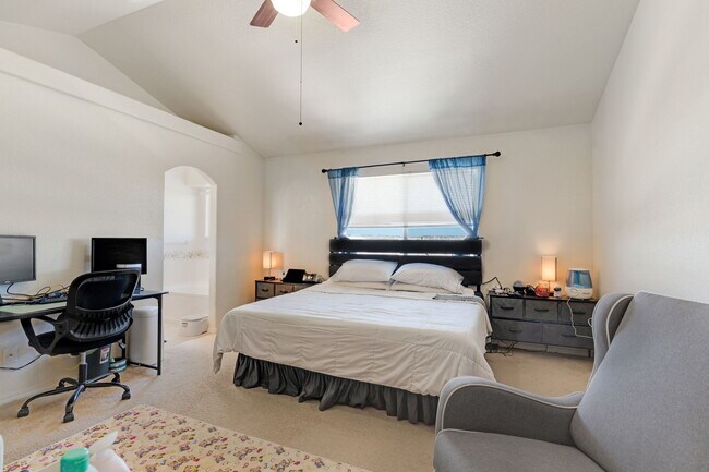 Building Photo - 6994 Ketchum Dr