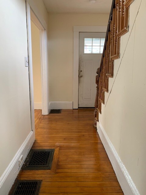 Building Photo - 84 Grant St