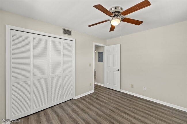 Building Photo - 12581 Kelly Sands Way