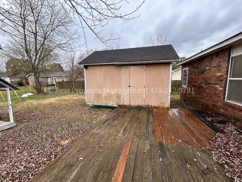 Building Photo - 80 Grand View Dr