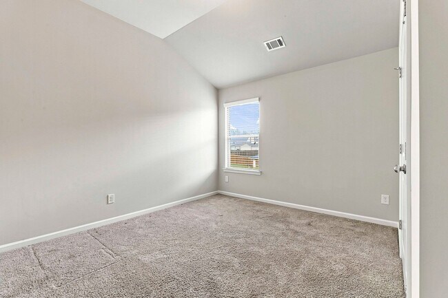 Building Photo - 636 Amrose Way