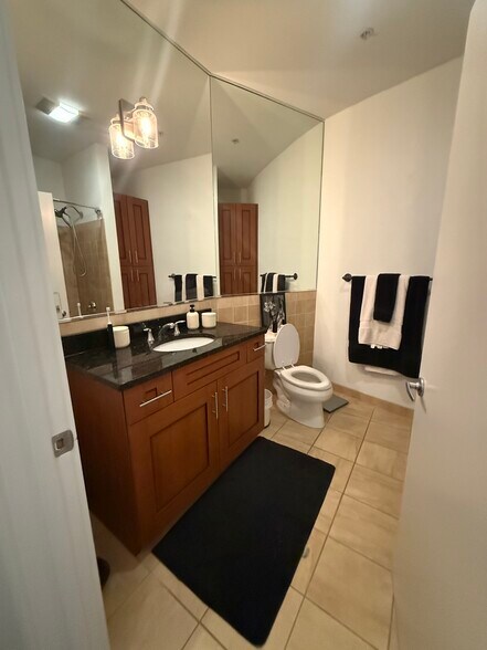 Building Photo - 415 Saint Pauls Blvd
