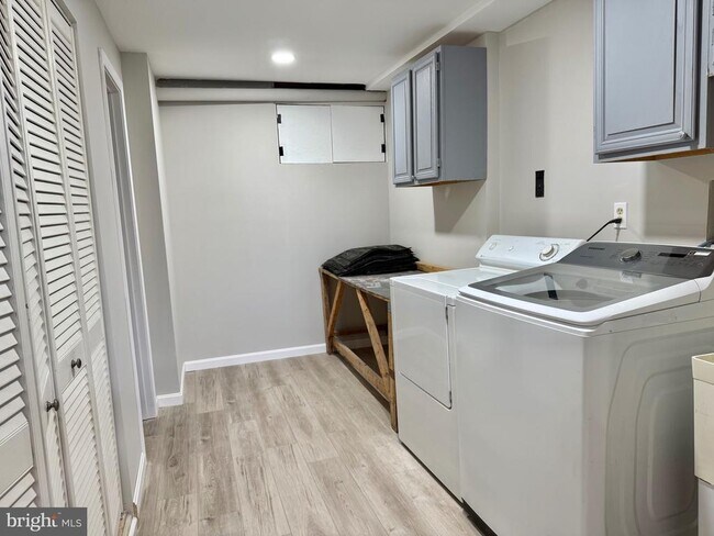 Building Photo - 2 Cinnabar Ct