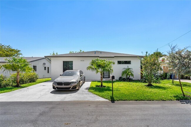 Building Photo - 808 NW 5th Terrace