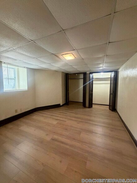 Building Photo - 393 Adams St