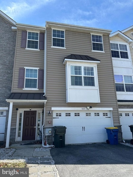 Building Photo - 525 S Twin Lakes Blvd