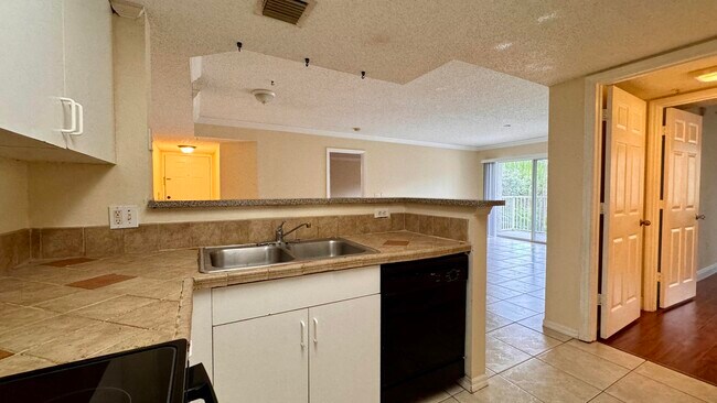 Building Photo - 5055 Wiles Rd