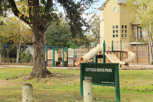 Building Photo - 5749 Larkin St