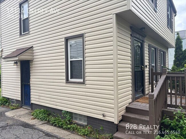 Building Photo - 16114 Delrey Ave