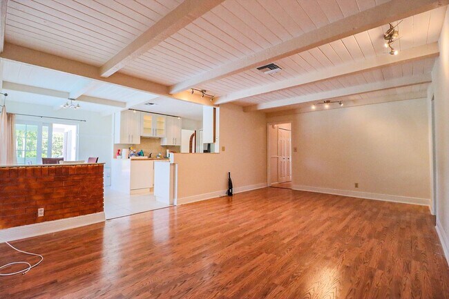 Building Photo - 1329 NW 84th Dr