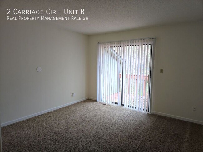 Building Photo - 2 Carriage Cir