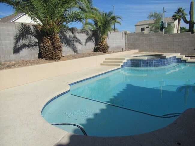 Building Photo - Beautiful Custom North Mesa Home