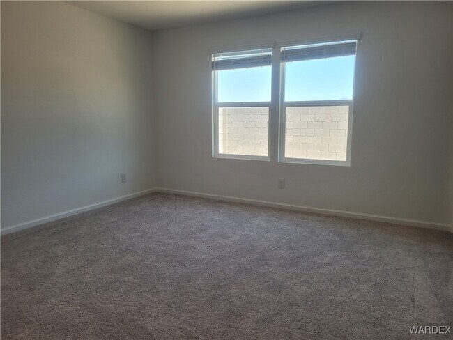 Building Photo - 2365 Tapatio Dr