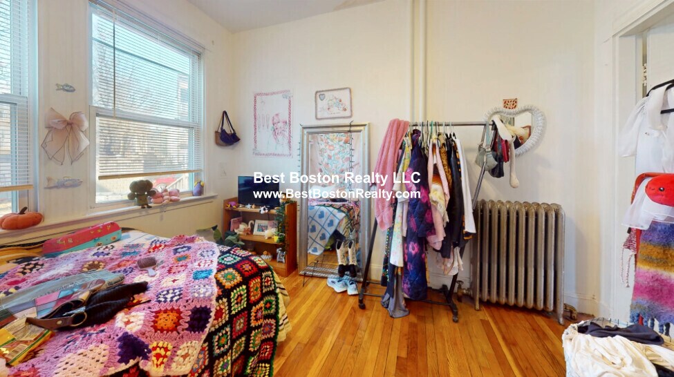 Building Photo - 44 Hooker St