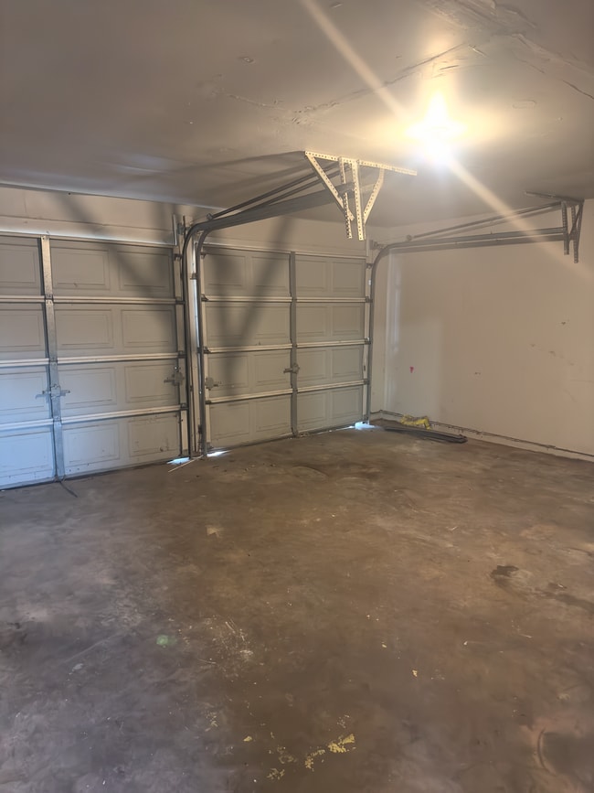 Building Photo - 420 Glenwood Terrace
