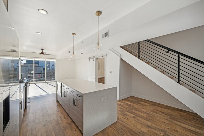 Building Photo - 2BR/2.5BA Condo in Central Ninth | Mountain Views, Solar & Walk to Everything