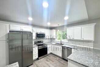 Building Photo - Beautifully Renovated Home on Corner Lot w...