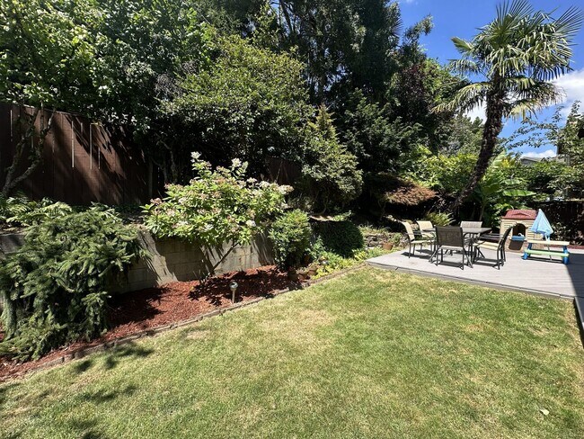 Building Photo - Spacious 3-Bedroom Home with Two Living Areas, Private Balcony, Fireplace & Attached 2-Car Garage
