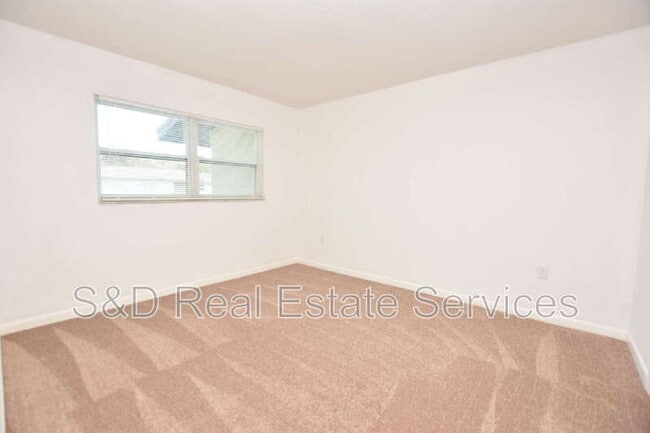 Building Photo - 141 Fernery Rd