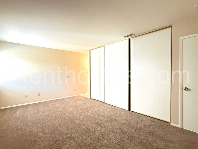 Building Photo - 9970 Dichondra Pl