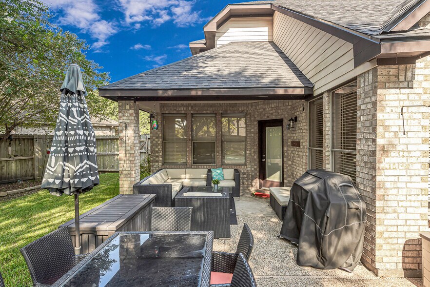 Building Photo - 3719 Kingsburg Ct